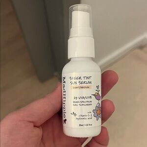 Mad Hippie Sheer Tint Sun Serum - Light/Medium
